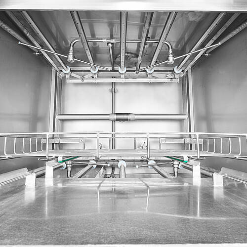 Industrielle Haubenwaschanlage Typ HWA-Highline, Art.-Nr. 11.10.02.20, Großzügiger Waschraum mit innovativem Waschsystem 