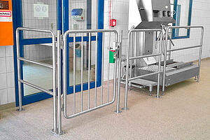 Personal-Hygieneschleuse Typ Check-In-Station III Ecoline mit Fluchtweg-Tor und Geländer, ID 14-62195
