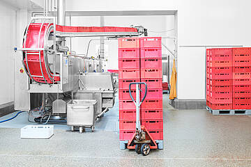 Automatisierte Reinigung und Abblasung von E1-, E2- und E3-Euronormbehältern im Durchlaufverfahren – Bilder zum Vergrößern bitte anklicken. | Mohn GmbH