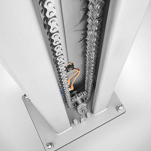 Anti-Crash-Vorrichtung: Unten innerhalb der Säule schaltet ein induktiver Initiator ab | Mohn GmbH