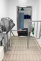 Händereinigung und -desinfektion mit Drehkreuz Typ Clean-Station-Ecoline CSD-SR mit Geländertor, ID 24-61442 