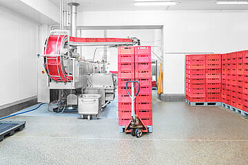 Automatisierte Reinigung und Abblasung von E1-, E2- und E3-Euronormbehältern im Durchlaufverfahren – Bilder zum Vergrößern bitte anklicken. | Mohn GmbH