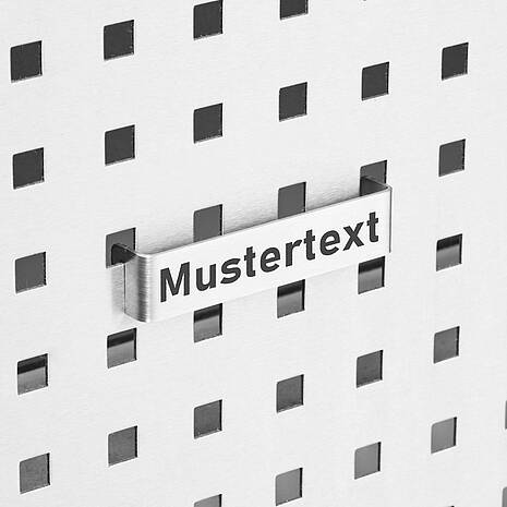 Beschriftungs-Aufhänger Typ BA-60 bzw. BA-90 aus rostfreiem Edelstahl mit Ätzung zur Anbringung an Lochwand/Werkzeugwand | Mohn GmbH