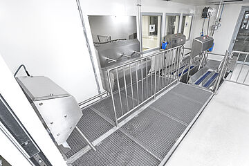 Staff hygiene station in the social and changing room area before access to the production line | Mohn GmbH