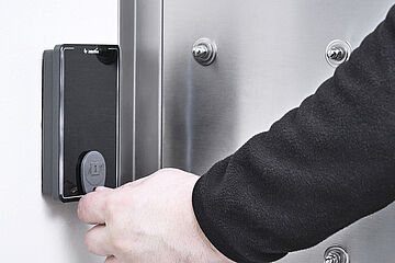Staff hygiene station in the social and changing room area before access to the production line | Mohn GmbH