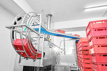 Automatisierte Reinigung und Abblasung von E1-, E2- und E3-Euronormbehältern im Durchlaufverfahren – Bilder zum Vergrößern bitte anklicken. | Mohn GmbH