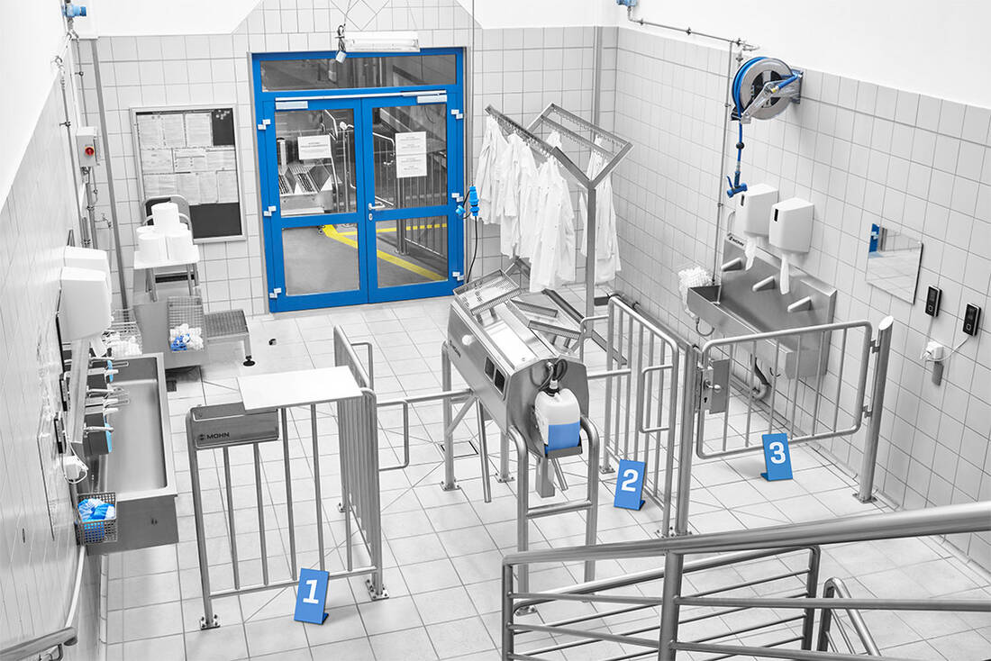 Geländer und Tore zur Personalflussführung in der Industrie | Mohn GmbH