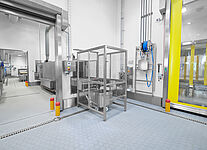 Pass-through washing system for standard trolleys in a food stuff industry (ID 18-63552) 