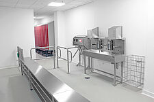 Swing-over bench with straight seat integrated in staff lock, ID 15-62983 