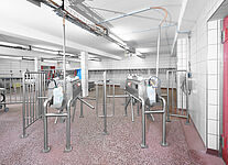 4-lane access to the room planned staff hygiene stations via one double-lane 2-hand soap dispenser with turnstile type Soap-Control DUO Highline each, ID 18-64133 