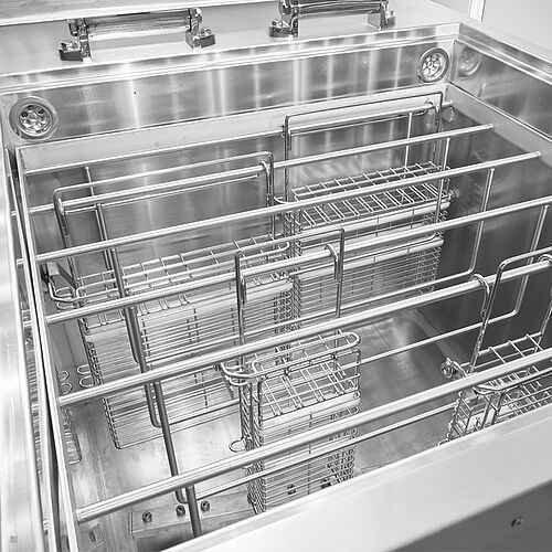 Knife basket cleaning Type MKRM-T I, View cleaning interior