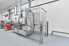 Cabin washing system Type KWA-200, side view with closed loading flap 