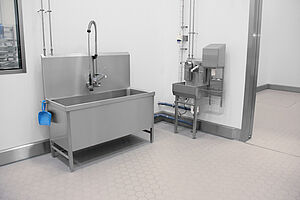 Large parts washing station Type TW-S 150-65 with dish shower, ID 18-62583