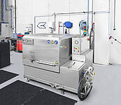 Rotary basket washer for container/bins Type DWA-Highline, closed lid | Mohn GmbH 