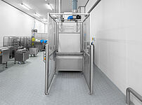 Cabin washing system Type KWA-200, front view with closed loading flap 