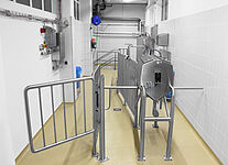 Hygiene station planned in a room with external wall-mounted control cabinets 