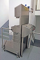 Hygienic-Station mit rückseitigem Drehkreuz