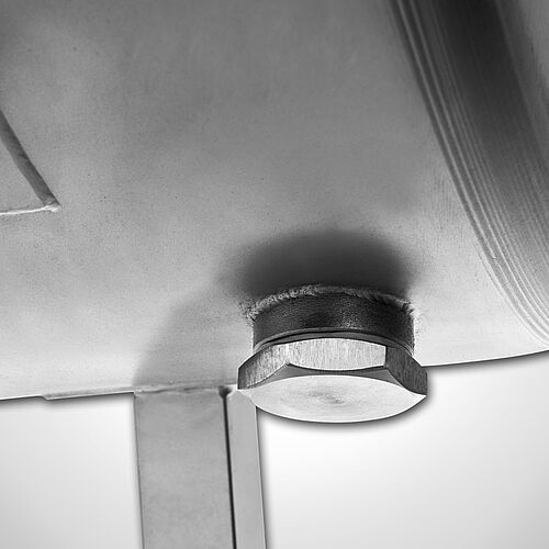 Mixing trough : Drain below the trough with screw-cap