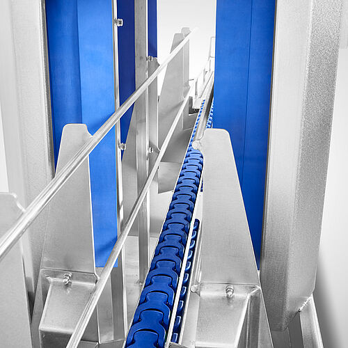 Pass-through knife-basket disinfection, Detail: disinfection tunnel with nozzles